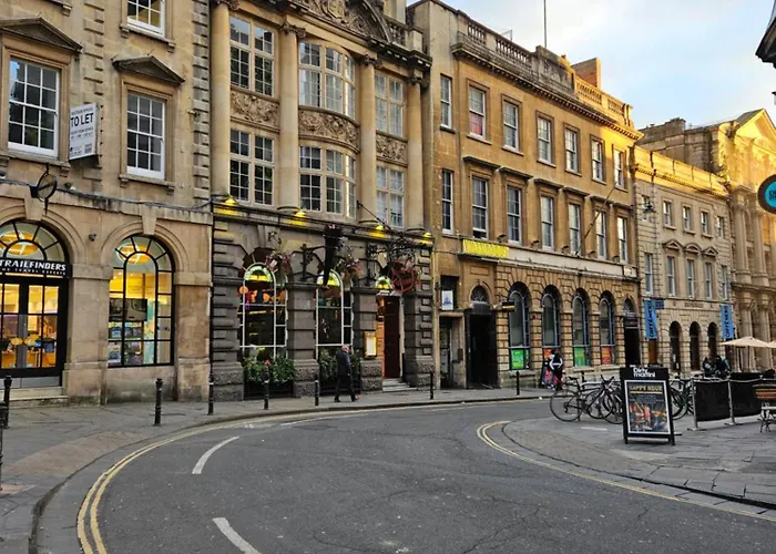 City Centre Location On Corn Street Studio
